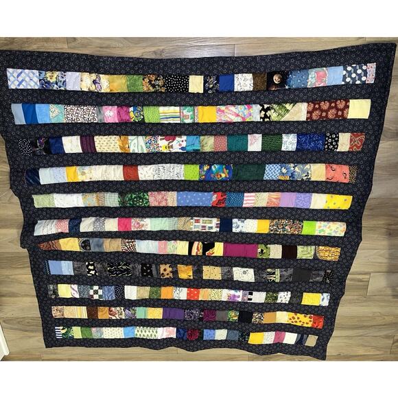 Handmade Quilt Patchwork Blanket 45" x 50" Hand Quilted Multi-Color Design Throw - Picture 2 of 8